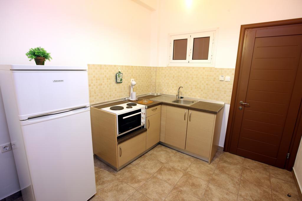 Aspa'S Apartments Дассия Экстерьер фото