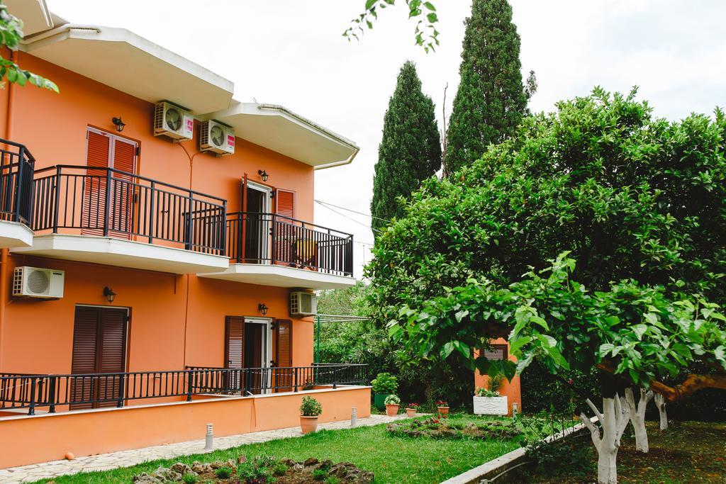 Aspa'S Apartments Дассия Экстерьер фото